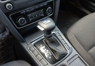 Подержанный автомобиль Skoda Superb Wagon 2012 года (15 фото)