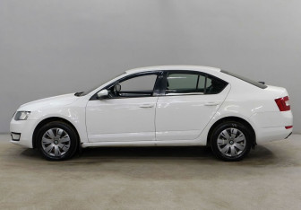Подержанный автомобиль Skoda Octavia Liftback 2013 года (8 фото)