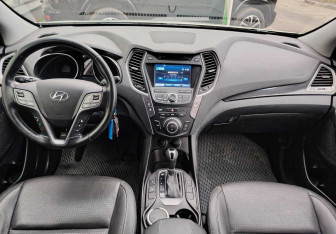 Подержанный автомобиль Hyundai Santa Fe 2013 года (9 фото)