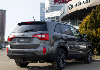 Подержанный автомобиль Kia Sorento 2016 года (4 фото)