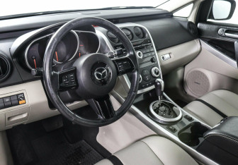 Подержанный автомобиль Mazda CX-7 2008 года (7 фото)
