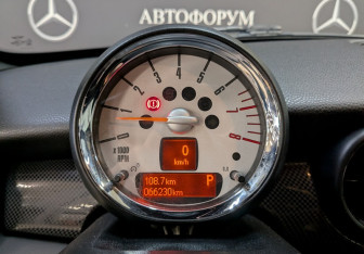 Подержанный автомобиль MINI Coupe 2012 года (17 фото)