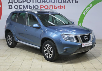 Подержанный автомобиль Nissan Terrano 2015 года (3 фото)