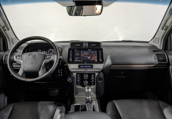 Подержанный автомобиль Toyota Land Cruiser Prado 2020 года (14 фото)