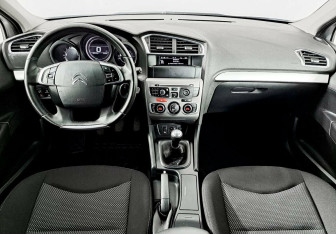 Подержанный автомобиль Citroen C4 Sedan 2018 года (9 фото)