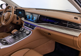 Подержанный автомобиль Hongqi H9 2023 года (13 фото)