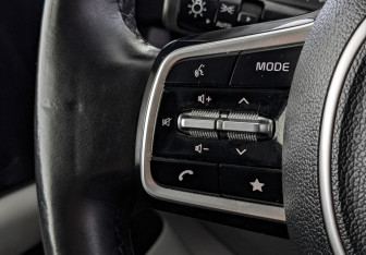 Подержанный автомобиль Kia Carnival 2021 года (29 фото)