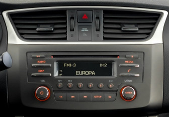 Подержанный автомобиль Nissan Sentra Sedan 2014 года (15 фото)