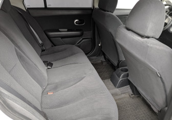 Подержанный автомобиль Nissan Tiida Sedan 2012 года (18 фото)
