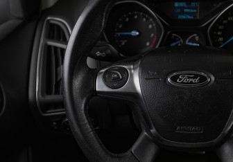 Подержанный автомобиль Ford Focus Hatchback 2012 года (10 фото)