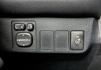 Подержанный автомобиль Toyota RAV4 2016 года (25 фото)