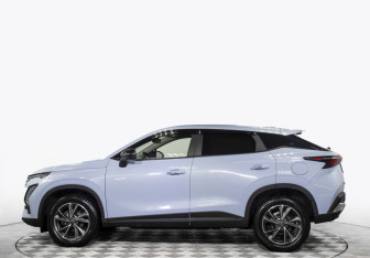 Подержанный автомобиль Omoda C5 2024 года (8 фото)