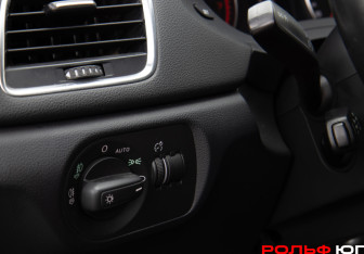 Подержанный автомобиль Audi Q3 2012 года (15 фото)