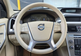 Подержанный автомобиль Volvo XC60 2010 года (13 фото)