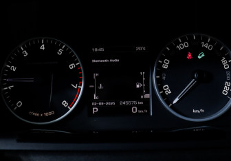 Подержанный автомобиль Land Rover Range Rover Sport 2012 года (11 фото)