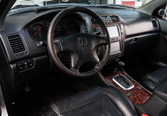 Подержанный автомобиль Acura MDX 2002 года (15 фото)