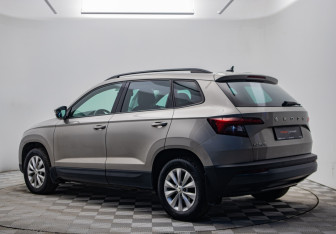 Подержанный автомобиль Skoda Karoq 2020 года (7 фото)