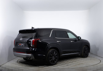 Подержанный автомобиль Hyundai Palisade 2023 года (5 фото)