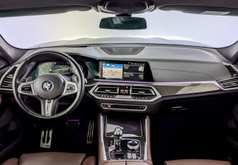Подержанный автомобиль BMW X6 2020 года (14 фото)