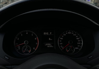 Подержанный автомобиль Volkswagen Jetta Sedan 2014 года (20 фото)