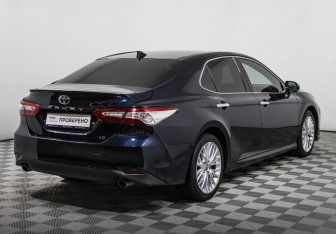 Подержанный автомобиль Toyota Camry Sedan 2018 года (5 фото)