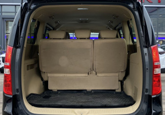 Подержанный автомобиль Hyundai H-1 2016 года (10 фото)