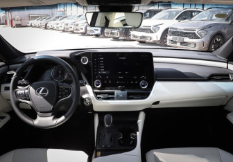 Новый Lexus ES 2025 (14 фото)