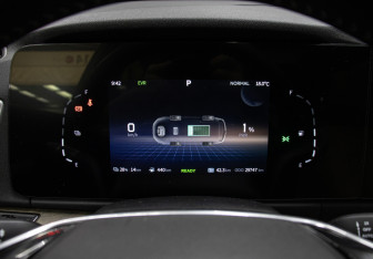 Подержанный автомобиль Evolute i-SPACE 2024 года (15 фото)