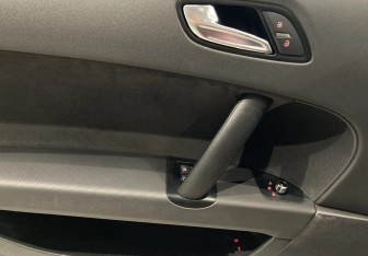 Подержанный автомобиль Audi TT Coupe 2010 года (17 фото)