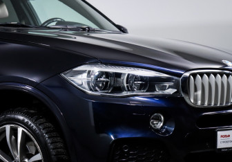 Подержанный автомобиль BMW X5 2015 года (16 фото)