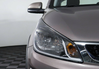 Подержанный автомобиль Kia Rio Hatchback 2019 года (7 фото)