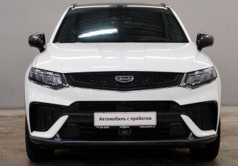 Подержанный автомобиль Geely Tugella 2022 года (2 фото)