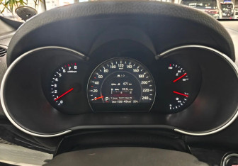 Подержанный автомобиль Kia Sorento 2014 года (12 фото)