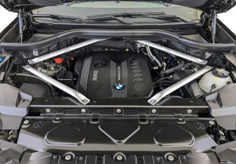 Подержанный автомобиль BMW X5 2021 года (9 фото)