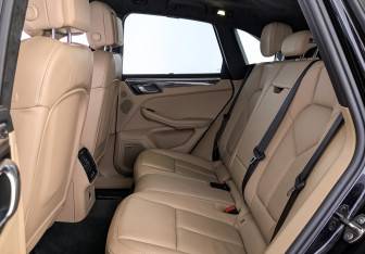 Подержанный автомобиль Porsche Macan 2021 года (17 фото)