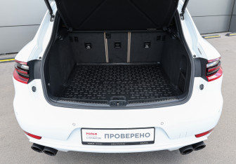 Подержанный автомобиль Porsche Macan 2018 года (8 фото)