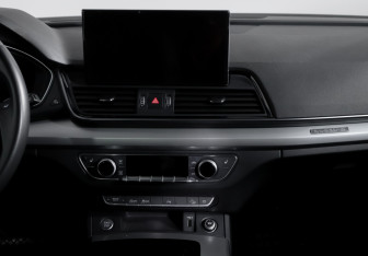 Подержанный автомобиль Audi Q5 2021 года (13 фото)