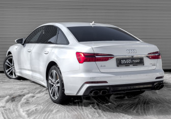 Подержанный автомобиль Audi A6 Sedan 2020 года (7 фото)