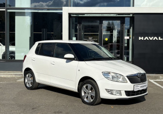 Подержанный автомобиль Skoda Fabia Hatchback 2013 года (3 фото)