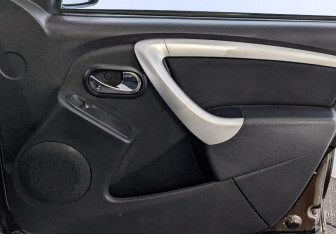 Подержанный автомобиль Nissan Terrano 2020 года (25 фото)