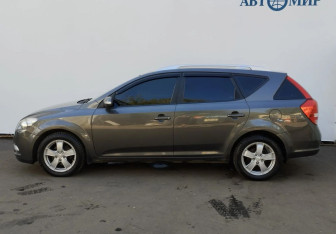 Подержанный автомобиль Kia Ceed Wagon 2011 года (5 фото)
