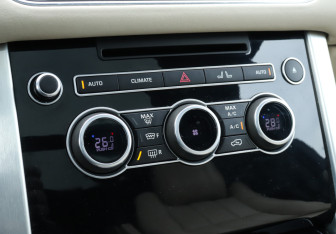 Подержанный автомобиль Land Rover Range Rover 2016 года (15 фото)