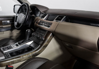 Подержанный автомобиль Land Rover Range Rover Sport 2012 года (9 фото)