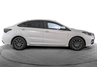 Подержанный автомобиль Omoda S5 2024 года (4 фото)