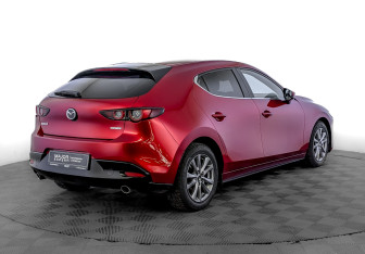 Подержанный автомобиль Mazda 3 Hatchback 2019 года (5 фото)