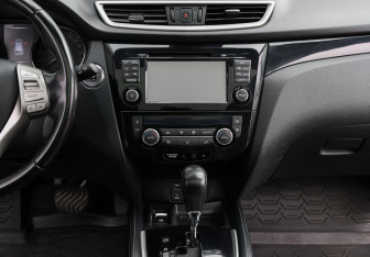 Подержанный автомобиль Nissan Qashqai 2014 года (14 фото)