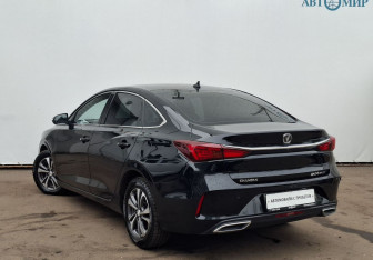 Подержанный автомобиль Changan Eado Plus 2023 года (7 фото)