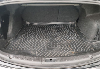 Подержанный автомобиль Mazda 3 Sedan 2012 года (13 фото)