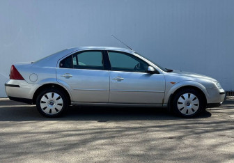 Подержанный автомобиль Ford Mondeo Sedan 2003 года (4 фото)
