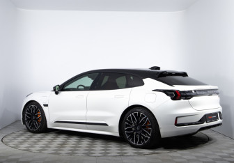 Подержанный автомобиль Zeekr 001 2023 года (7 фото)